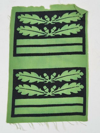Waffen SS , Paar Rangabzeichen für die Tarnuniform ( Dienstgadabzeichen ffür Bekleidungsstücke ohne Schulterstücke)  im Rang eines Obersturmbannführer.