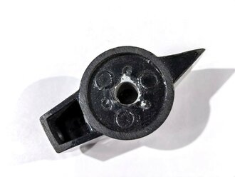 Umschalter aus schwarzer Preßmasse , Innendurchmesser 5,9mm, Gesamtlänge 48mm. Sie erhalten ein ( 1 ) ungebrauchtes Stück