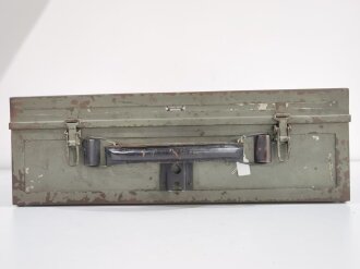 Universal Meßkoffer Wehrmacht, Hersteller Siemens & Halske ohne weitere Bezeichnung. Originallack, Fuktion nicht geprüft . Aussenmaße 17x 40 x 52cm