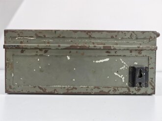 Universal Meßkoffer Wehrmacht, Hersteller Siemens & Halske ohne weitere Bezeichnung. Originallack, Fuktion nicht geprüft . Aussenmaße 17x 40 x 52cm
