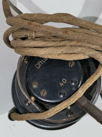 Doppelfernhörer a der Wehrmacht, datiert 1940. Stecker fehlt, Funktion nicht geprüft . Kabel wohl alt repariert