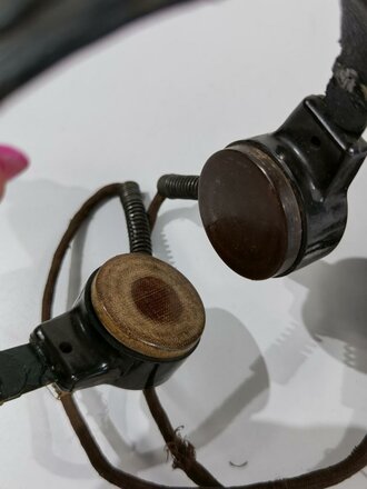 Funk Kehlkopfmikrofon mit Umschalter (Fu)b und dreipoligem Stecker in gutem Zustand, Funktion nicht geprüft