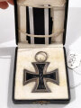 Eisernes Kreuz 2.Klasse 1914, mit Band im Präsentationsetui.  das Kreuz in sehr gutem Zustand im Bandring "G" für Godet Berlin gestempelt