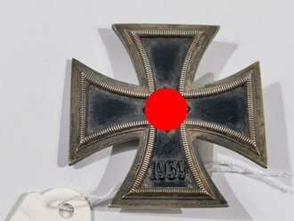 Eisernes Kreuz 1.Klasse 1939, Magnetisch, schwärzung des HK vollständig , Hersteller " 4"  für Steinhauer & Lück, Lüdenscheid