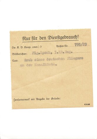 PK Aufnahme ( Propagandakompanie) "Grab eines deutschen Fliegers an der Kanalküste" 11,5 x 17,5cm