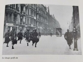 "Gedenkhalle für die Gefallenen des Dritten Reiches"  2.Auflage 1936 mit 240 Seiten