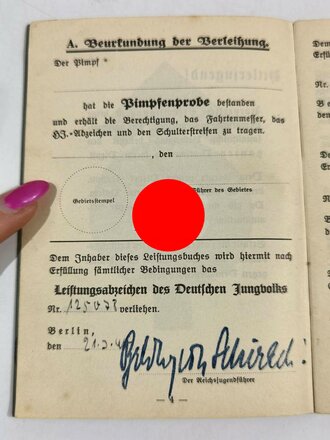 Leistungsbuch Hitler Jugend für einen Angehörigen aus Minden, eingetragenes DJ Leistungsabzeichen