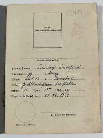 Leistungsbuch Hitler Jugend für einen Angehörigen aus Flensburg ohne nennswerte Einträge