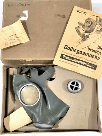 Volksgasmaske 40 in der originalen Umverpackung. Gummi weich