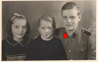 Foto eines Angehörigen der Waffen SS mit Familie, 8x5 x 13,5cm