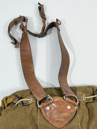 Rucksack für Gebirgstruppen der Wehrmacht, datiert 1941. Getragenes Stück in gutem Zustand, Beriemung nicht ganz komplett bzw. defekt