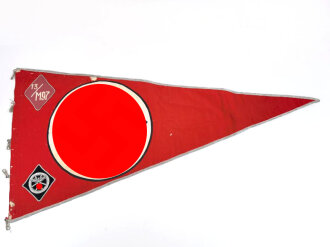 NSKK großer Stander der Motorstandarte 13/M97. Alles original vernäht, leichter Mottenschaden, Maße 57,5 x 116cm