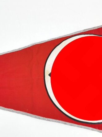 NSKK großer Stander der Motorstandarte 13/M97. Alles original vernäht, leichter Mottenschaden, Maße 57,5 x 116cm