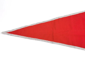 NSKK großer Stander der Motorstandarte 13/M97. Alles original vernäht, leichter Mottenschaden, Maße 57,5 x 116cm