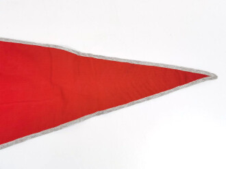 NSKK großer Stander der Motorstandarte 13/M97. Alles original vernäht, leichter Mottenschaden, Maße 57,5 x 116cm