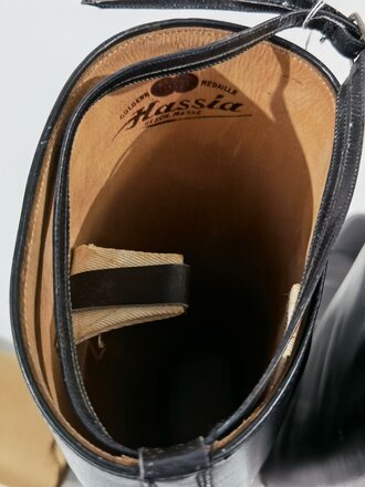 Paar Stiefel für Offiziere in sehr gutem Zustand, Hersteller "Hassia", Sohlenlänge 30,5cm