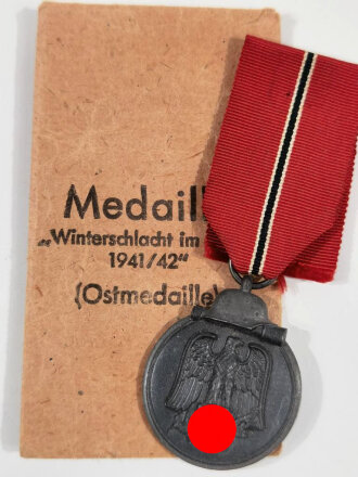 Medaille Winterschlacht im Osten am Band. Guter Zustand, in Tüte von Katz & Deyhle Pforzheim