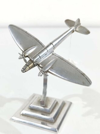 Flugzeugmodell aus Leichtmetall,  Gesamthöhe 12cm