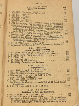 "Der Dienstunterricht im Heere, Ausgabe für den Schützen der Schützenkompanie" Jahrgang 1942, 343 Seiten, erste Seite fehlt