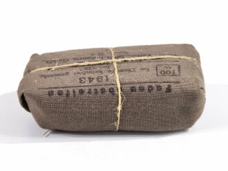 Verbandpäckchen Wehrmacht für die Tasche in der Feldbluse bzw. den Verbandkasten. Kleines Modell datiert 1943