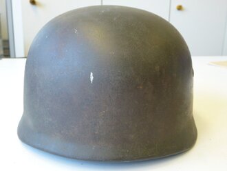 Stahlhelm Fallschirmjäger, Originallack, mit dem seltenen braunen Kinnriemen