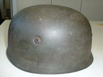 Stahlhelm Fallschirmjäger, Originallack, mit dem seltenen braunen Kinnriemen