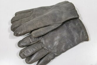Paar gefütterte Handschuhe für Offiziere aus blaugrauem, weichen Leder, leicht getragenes Paar