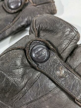 Paar gefütterte Handschuhe für Offiziere aus blaugrauem, weichen Leder, leicht getragenes Paar