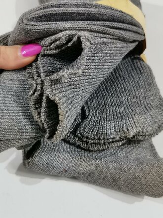 5 Paar feldgraue Wollsocken mit Banderole