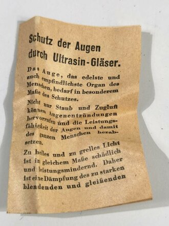 Allgemeine Schutzbrille Wehrmacht in Kunstlederhülle, Sehr guter Zustand, mit dunklen Ultrasin Gläsern, dazu der Begleitzettel von 1942