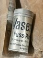 Dose " Vasenol Fuss-Puder" Armee Packung. Eine ( 1 ) Dose aus der originalen Umverpackung, ungereinigt, zum Teil mit leichten Dellen