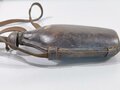 Schweiz, Feldflasche Modell 1889 aus Glas mit Lederbezug. Gebraucht