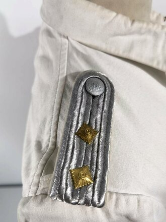 Heer, Sommerfeldbluse für einen Offizier der  Infanterie, getragenes Stück in gutem Zustand