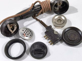 Handapparat zum Feldfernsprecher 33 der Wehrmacht, Fernhörer und Mikrofonkapsel neuzeitlich