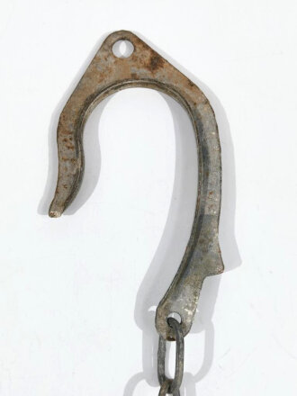 Abspannhaken für Feldfernkabel der Wehrmacht, datiert 1943, ungereinigtes Stück