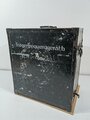 Trägerfrequenzgerät b der Wehrmacht datiert 1944. Frontseitige Beschriftung sicherlich neuzeitlich, sonst original lackiert. Funktion nicht geprüft. Wiegt ca 60kg, Versand nur per Spedition, bitte Kosten erfragen