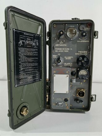 NVA Tornisterfunkgerät R-108D. Optisch gut, Funktion nicht geprüft