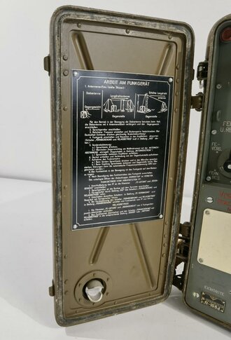 NVA Tornisterfunkgerät R-108D. Optisch gut, Funktion nicht geprüft