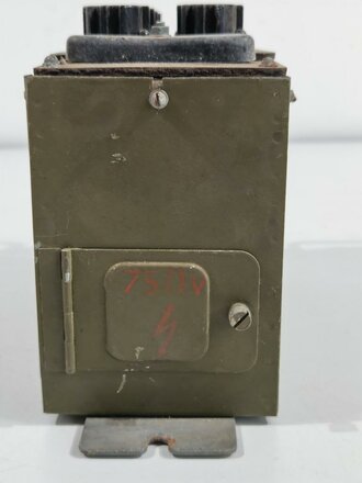NVA , Stromversorgung zum Fu.Gerät R-104M, datiert 1967. Optisch gut, Funktion nicht geprüft