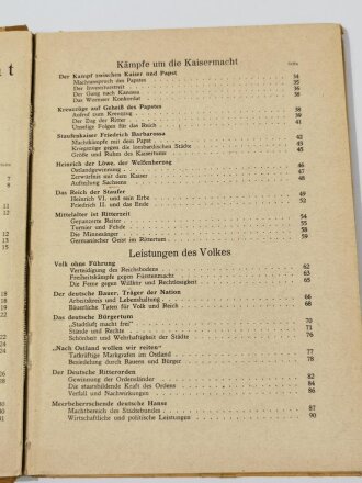 "Die ewige Straße" Geschichte unseres Volkes, vermutlich Schulbuch, datiert 1942 mit 161 Seiten