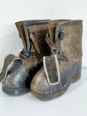 Paar Wachstiefel Wehrmacht, Filz mit Holzsohle, wurden...