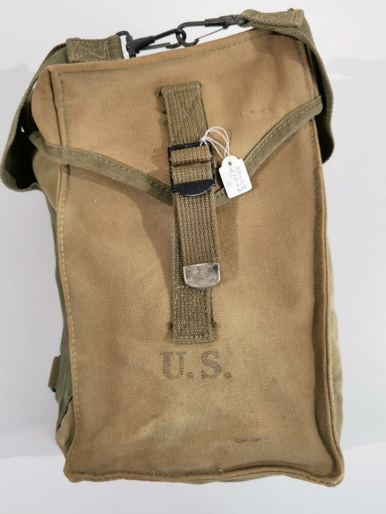 U.S. 1944 dated Ammunition bag M1, 120,00