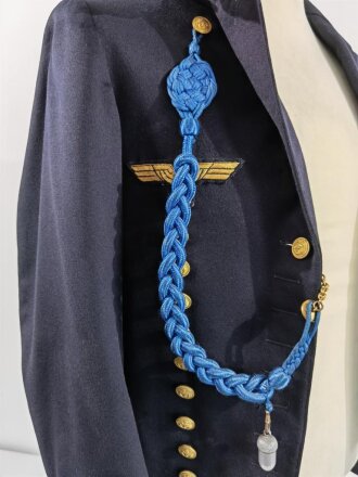 Kriegsmarine, Paradejacke für einen Signalmaat mit Schützenschnur.  Leicht getragenes Kammerstück in gutem Zustand