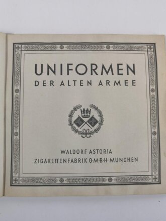 Sammelbilderalbum "Waldorf-Astoria Uniformen der...