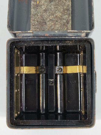 Batteriekasten ( Behälter für Stromquelle) unter anderem zum Entfernungsmesser 36, Luftwaffenblauer Originallack