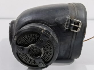 Pferdegasmaske 38 Wehrmacht, komplett mit Beriemung und Bereitschaftstasche, diese datiert 1940. Sehr guter Gesamtzustand