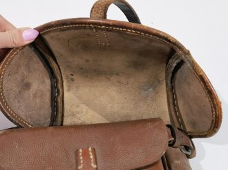 Packtasche für Berittene datiert 1942. leder weich, aus der Form geraten, leicht zu verbessern