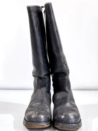 Paar Stiefel für Unteroffiziere der Wehrmacht. Ungereinigtes Paar, Sohlenlänge 27cm