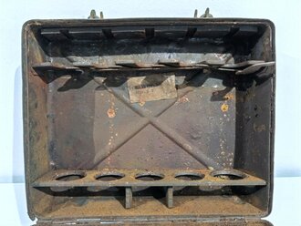 Transportkasten " 5 cm Granatwerfer 36" der Wehrmacht. Leidlich gereinigter Wasserfund
