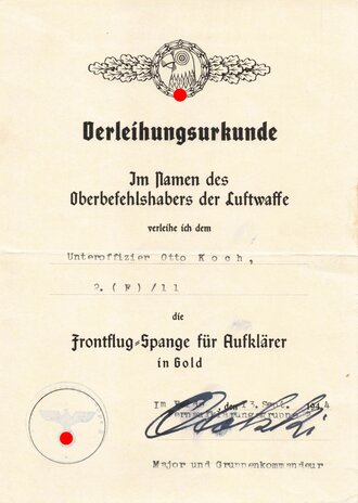 Luftwaffe, Gruppe Verleihungsurkunden für einen Angehörigen der Fernaufklärungsgruppe 11